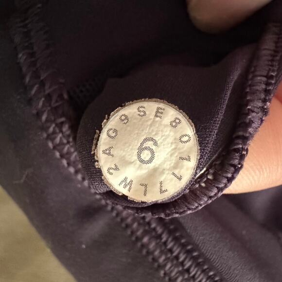 Lululemon Fast & Free Bra Dark Purple Sports Bra Workout Size 6 W2AG9S - Picture 3 of 3